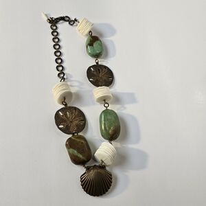 Necklace with marine motifs of turquoise, shells and copper ornaments